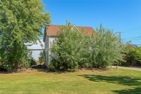 Homes For Sale - 2713 Wilson St<br/> Latrobe, PA 15650