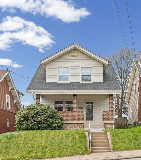 Photo of 909 Freeport Rd, New Kensington, PA 15068 (MLS # 1748080)