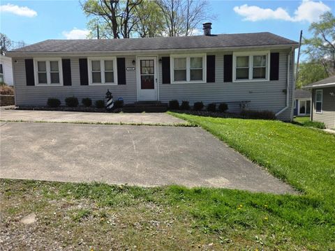 Homes For Sale - 11999 Crafton Ave Ave<br/> Conneaut Lake, PA 16316