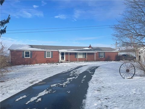 Photo of 652 Indiantown Rd, Somerset, PA 15501 (MLS # 1733136)