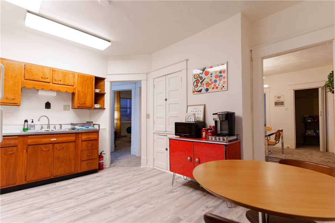 Mt Washington, Pennsylvania 15211, United States, 2 Bedrooms Bedrooms, ,1 BathroomBathrooms,Residential,Active,230712