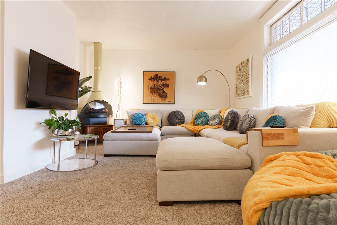 Mt Washington, Pennsylvania 15211, United States, 2 Bedrooms Bedrooms, ,1 BathroomBathrooms,Residential,Active,230712