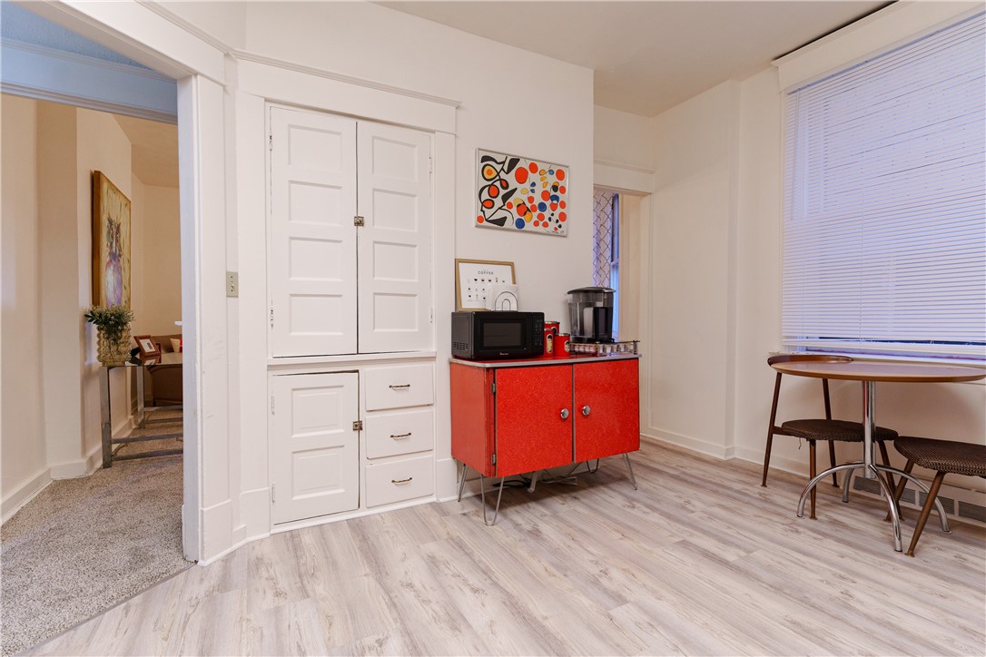 Mt Washington, Pennsylvania 15211, United States, 2 Bedrooms Bedrooms, ,1 BathroomBathrooms,Residential,Active,230712