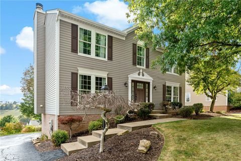 Photo of 166 Vista Dr, Canonsburg, PA 15317 (MLS # 1735769)