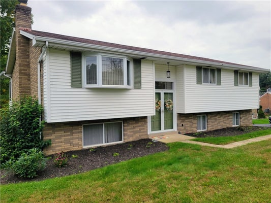 1548 BERRYMAN AVE, SOUTH PARK, PA 15129 - Image d49bf1e8f6a2a849952bf2d7d8c84559/812223866