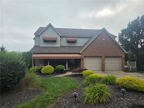 Photo of 1004 Maple Ct, New Kensington, PA 15068 (MLS # 1763966)