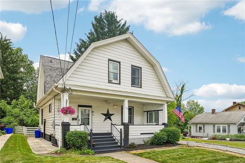 Homes For Sale - 218 E Hillcrest Avenue Ave<br/> New Castle, PA 16105