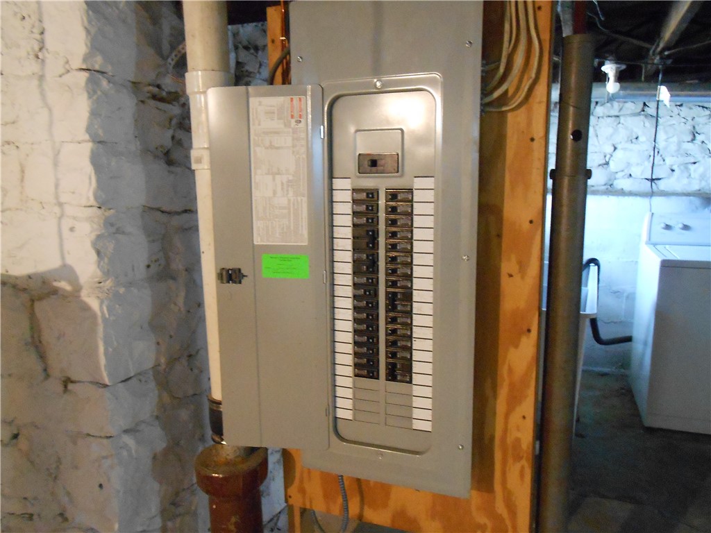 Perryopolis, Pennsylvania 15473, United States, 3 Bedrooms Bedrooms, ,2 BathroomsBathrooms,Residential,Active,212016