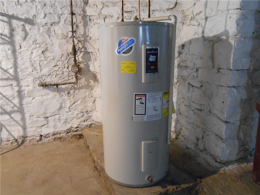 Perryopolis, Pennsylvania 15473, United States, 3 Bedrooms Bedrooms, ,2 BathroomsBathrooms,Residential,Active,212016