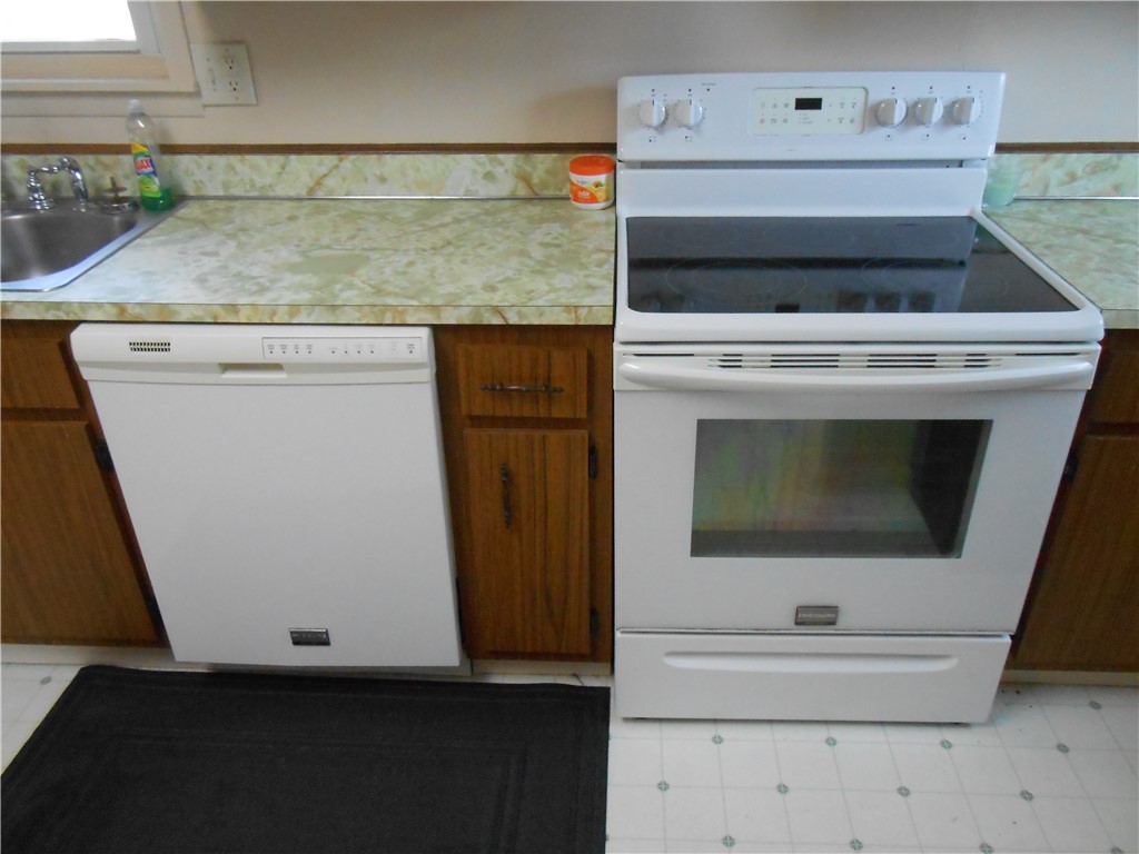 Perryopolis, Pennsylvania 15473, United States, 3 Bedrooms Bedrooms, ,2 BathroomsBathrooms,Residential,Active,212016