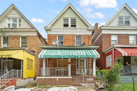 7415 Race St Homewood Brushton PA 15208