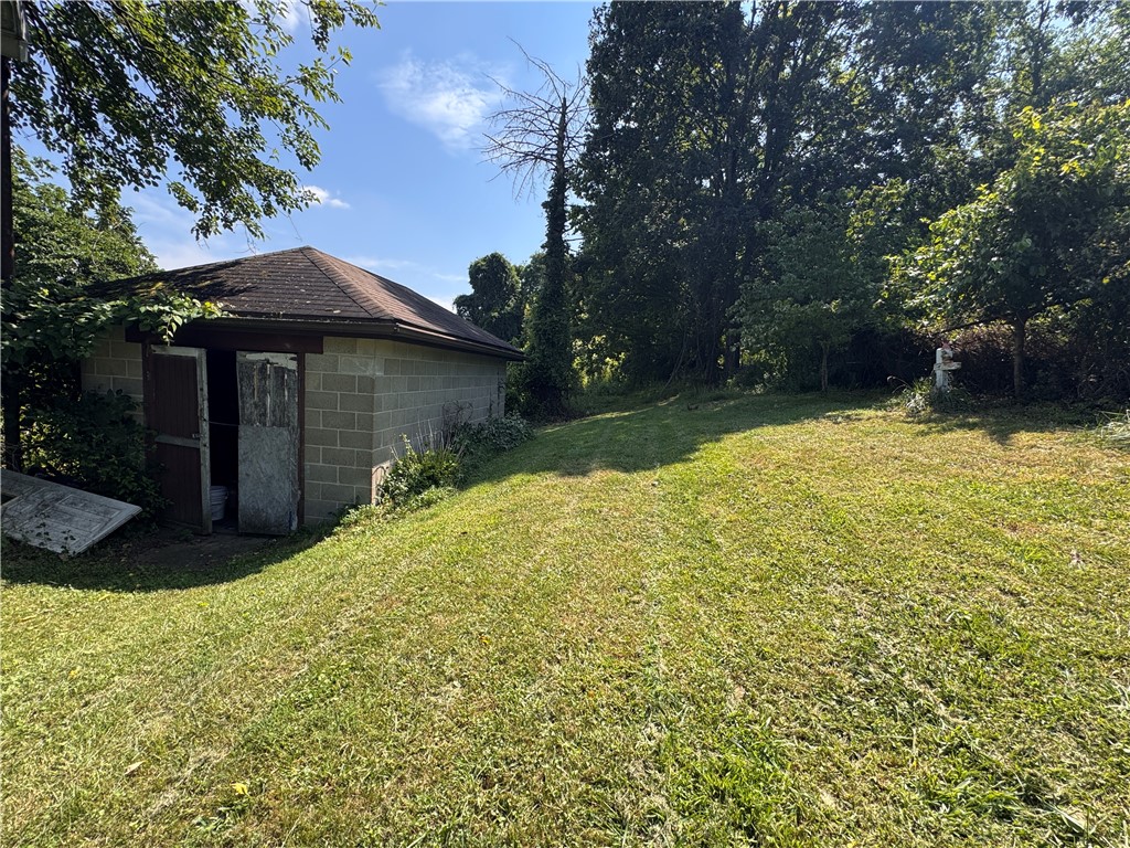 40 Rosewood Dr