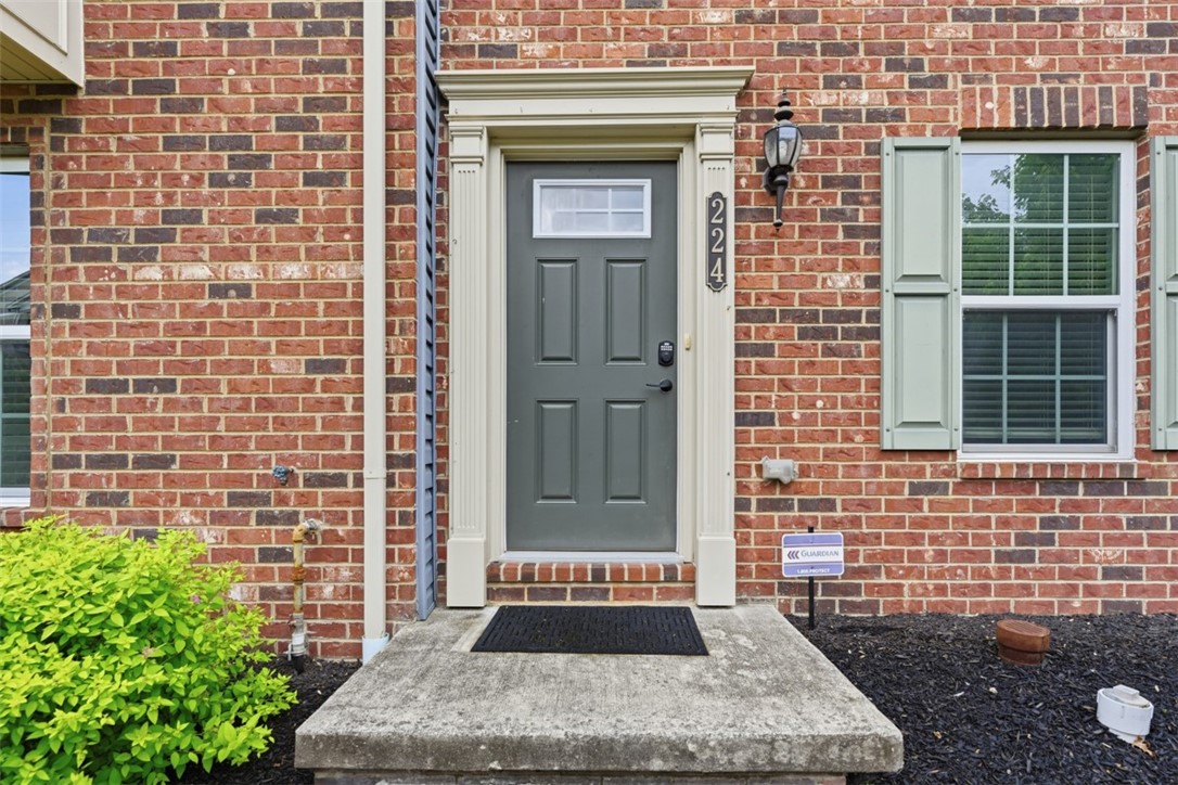 224 Thornapple Ln