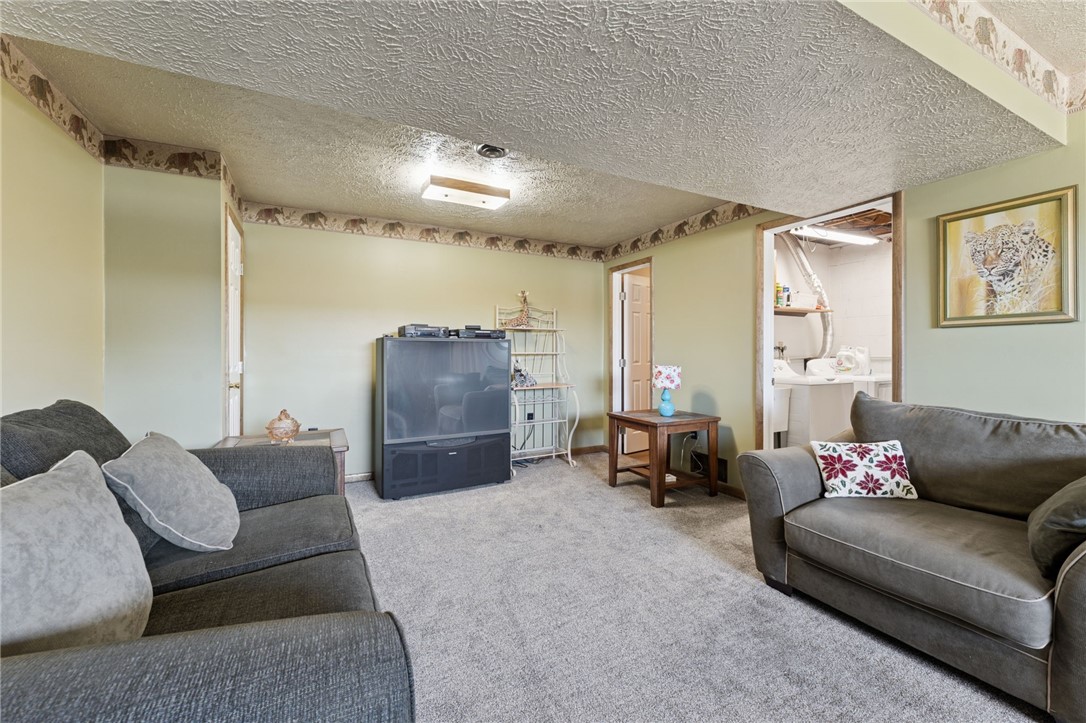 North Strabane, Pennsylvania 15317, United States, 4 Bedrooms Bedrooms, ,3 BathroomsBathrooms,Residential,Active,230802