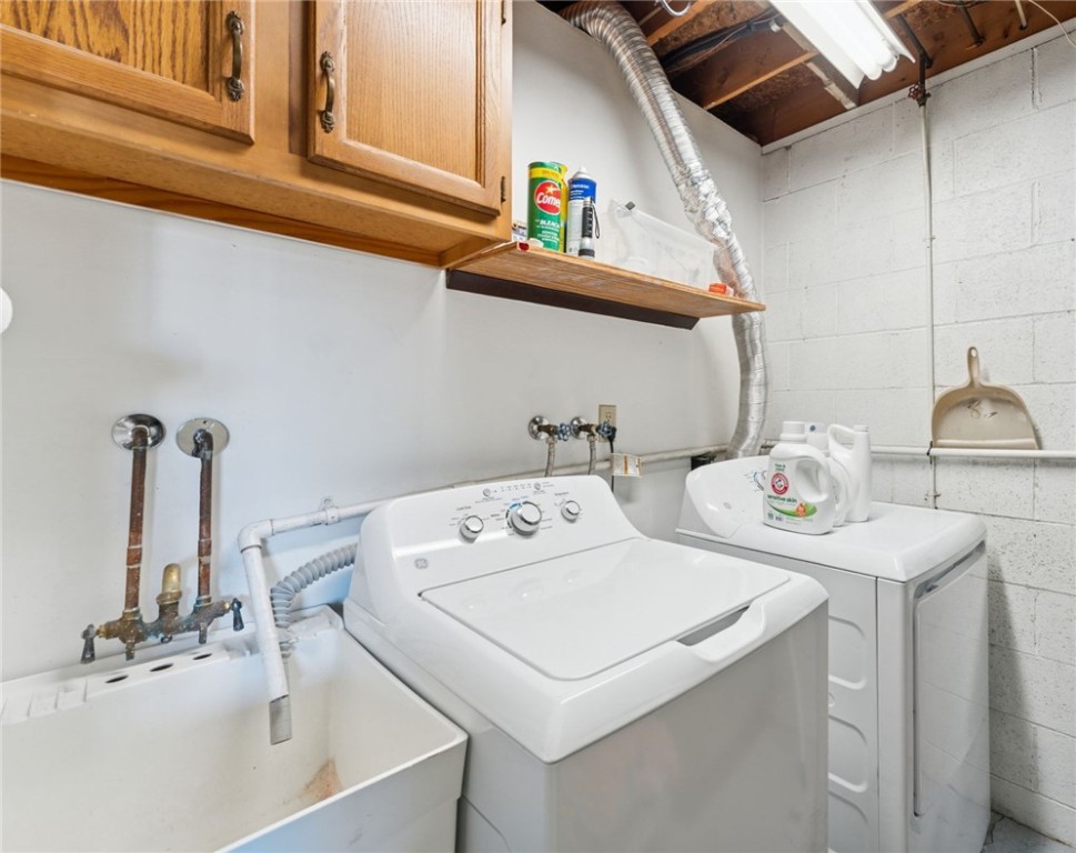 North Strabane, Pennsylvania 15317, United States, 4 Bedrooms Bedrooms, ,3 BathroomsBathrooms,Residential,Active,230802