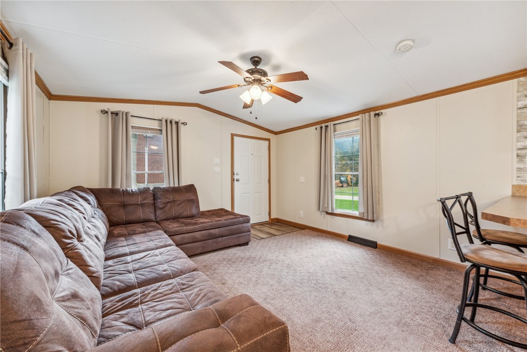 Derry Twp, Pennsylvania 15650, United States, 3 Bedrooms Bedrooms, ,2 BathroomsBathrooms,Residential,Pending,38133