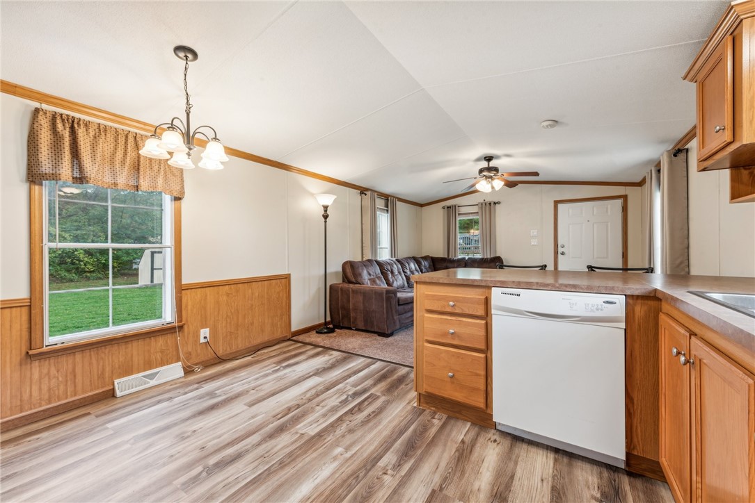 Derry Twp, Pennsylvania 15650, United States, 3 Bedrooms Bedrooms, ,2 BathroomsBathrooms,Residential,Pending,38133