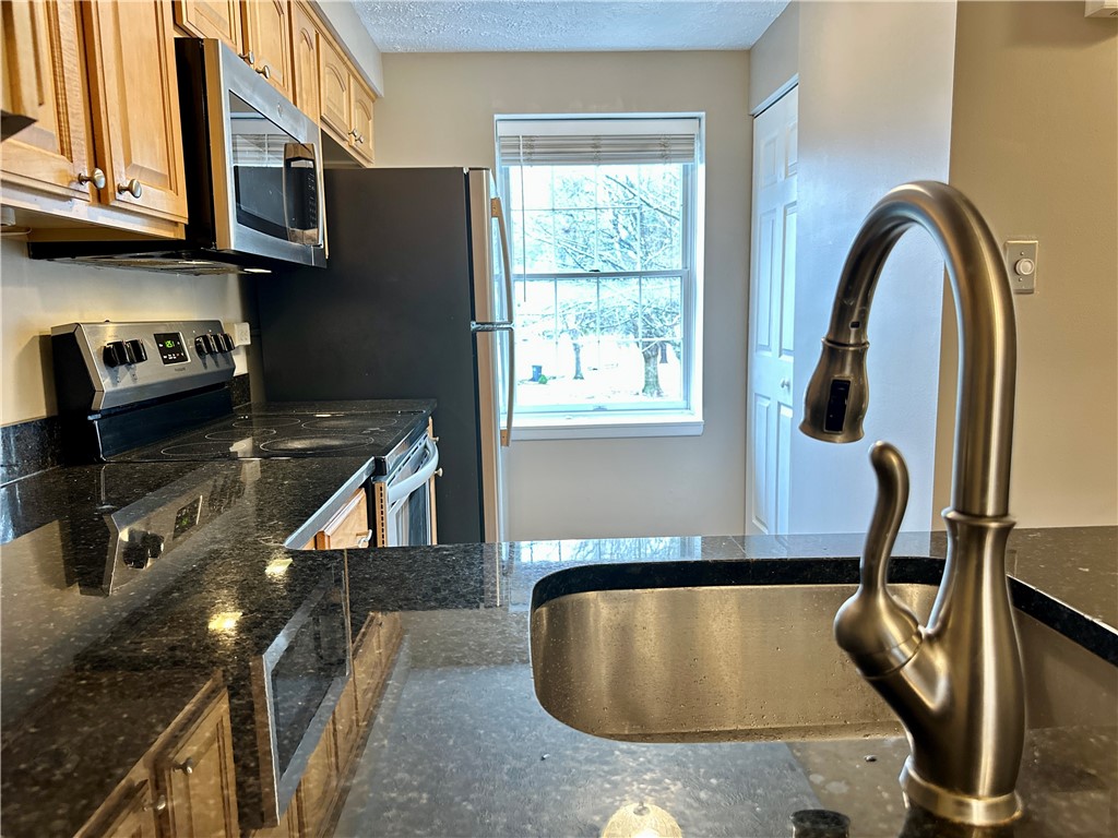 Cranberry Twp, Pennsylvania 16066, United States, 2 Bedrooms Bedrooms, ,2 BathroomsBathrooms,Residential,Active,31862