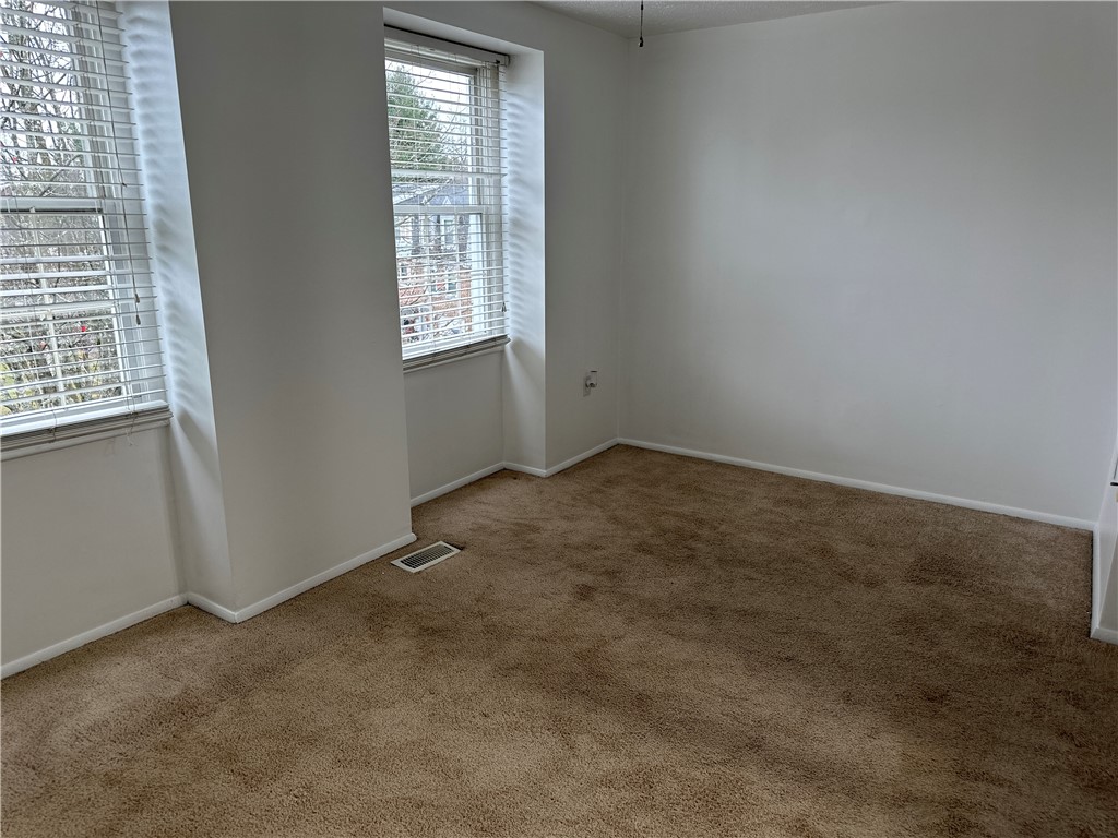 Cranberry Twp, Pennsylvania 16066, United States, 2 Bedrooms Bedrooms, ,2 BathroomsBathrooms,Residential,Active,31862