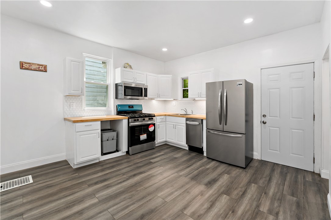 Wilmerding, Pennsylvania 15148, United States, 4 Bedrooms Bedrooms, ,2 BathroomsBathrooms,Residential,Active,168650