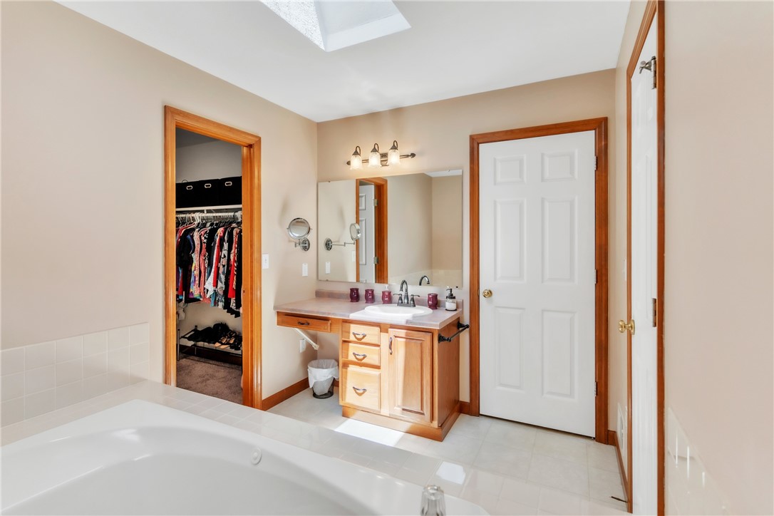 Lancaster Twp, Pennsylvania 16037, United States, 4 Bedrooms Bedrooms, ,4 BathroomsBathrooms,Residential,Active,174842