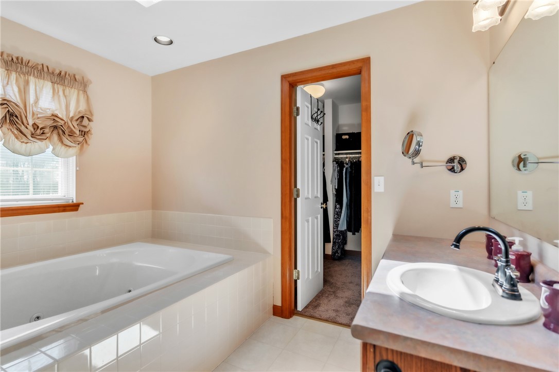 Lancaster Twp, Pennsylvania 16037, United States, 4 Bedrooms Bedrooms, ,4 BathroomsBathrooms,Residential,Active,174842