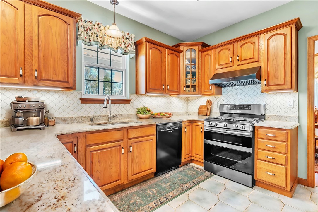 Lancaster Twp, Pennsylvania 16037, United States, 4 Bedrooms Bedrooms, ,4 BathroomsBathrooms,Residential,Active,174842