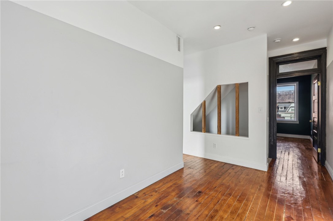 5310 1/2 Natrona Way Way, Lawrenceville, Pennsylvania image 15