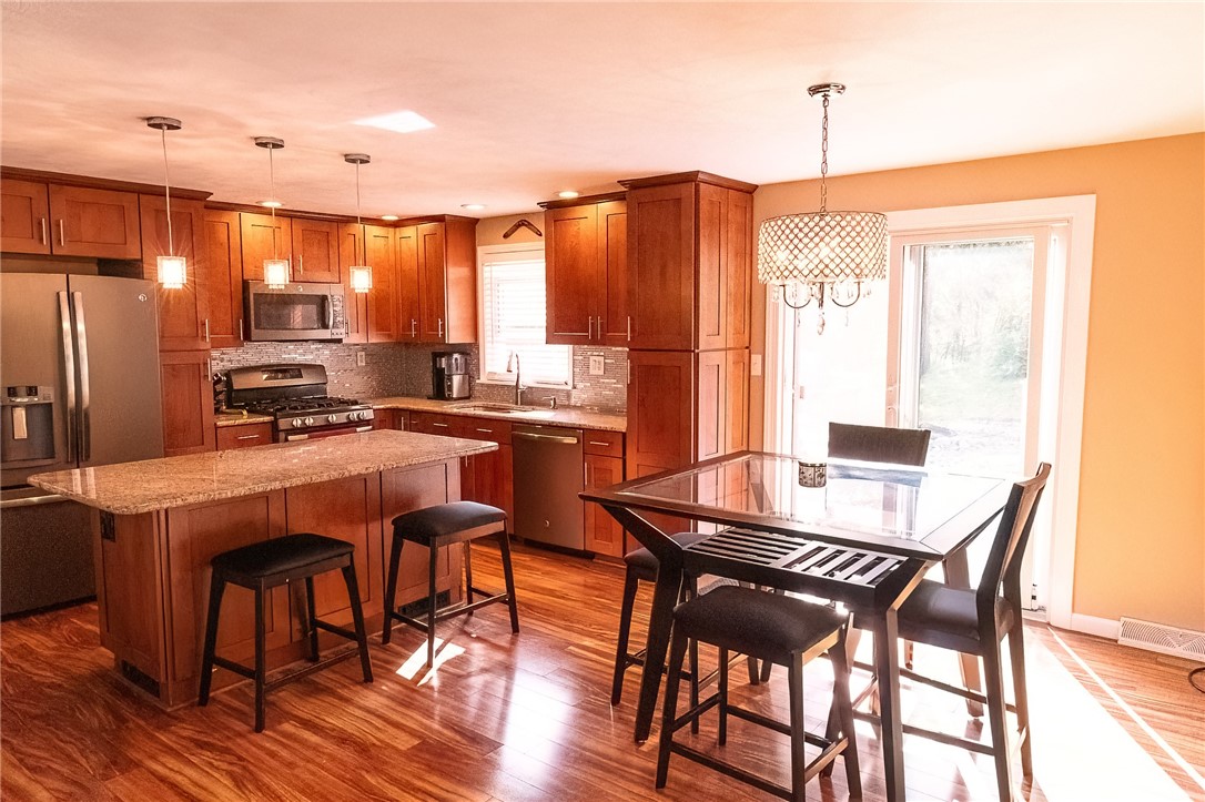 White Oak, Pennsylvania 15131, United States, 3 Bedrooms Bedrooms, ,2 BathroomsBathrooms,Residential,Active,148988