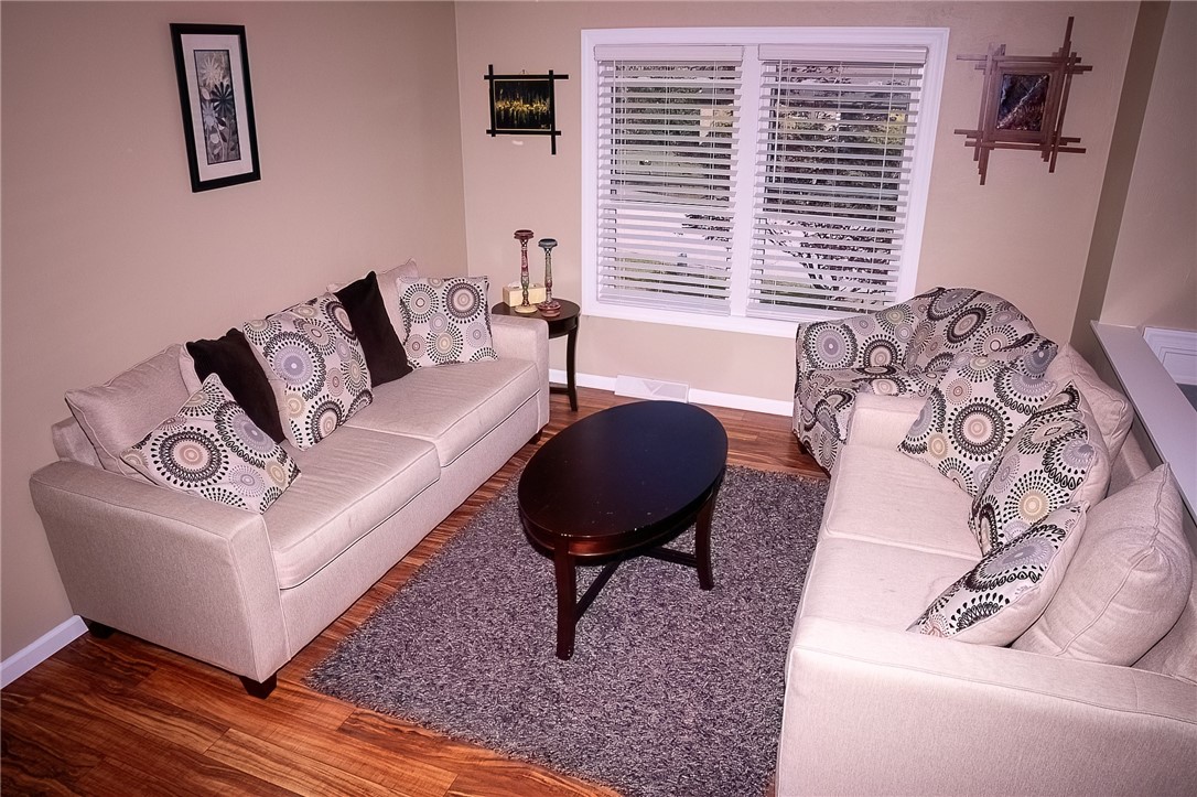 White Oak, Pennsylvania 15131, United States, 3 Bedrooms Bedrooms, ,2 BathroomsBathrooms,Residential,Active,148988