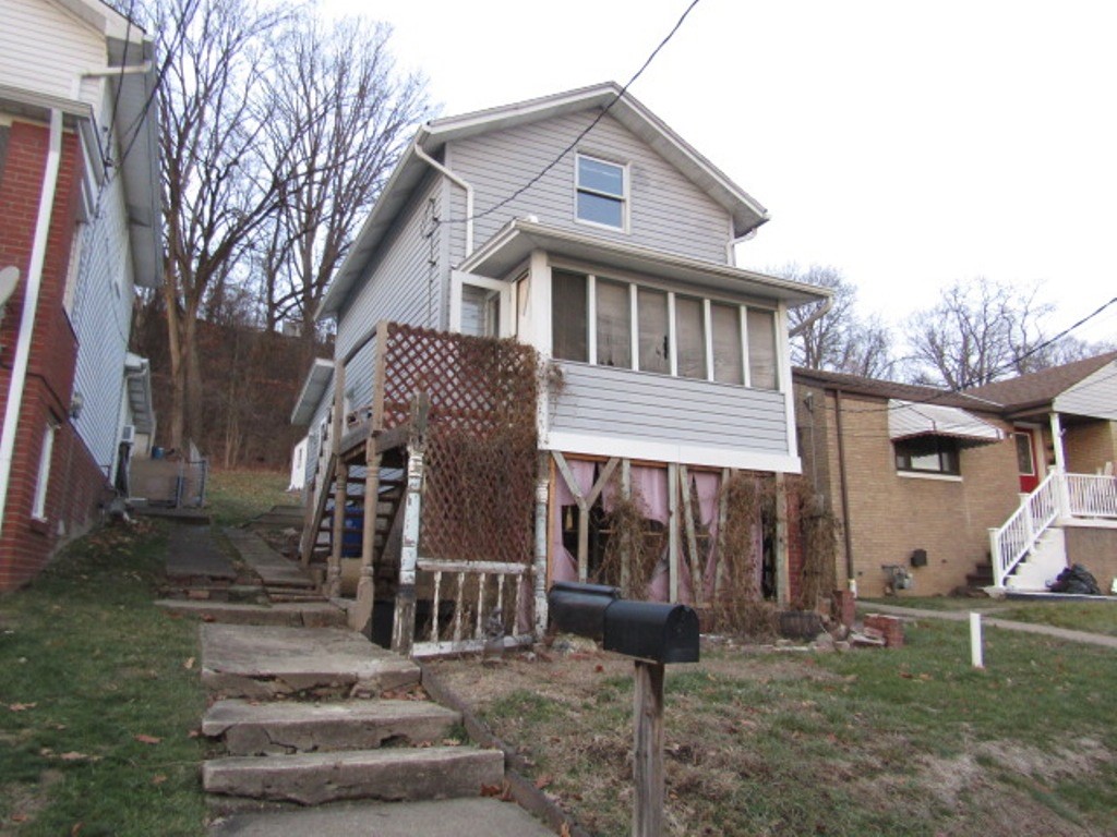 215 Patterson Ave Ave, Bridgeville, Pennsylvania image 2