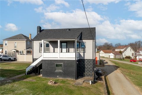 Photo of 26 Wilmac St, Uniontown, PA 15401 (MLS # 1737367)
