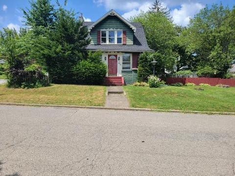 Photo for 562 Hawthorne Pl