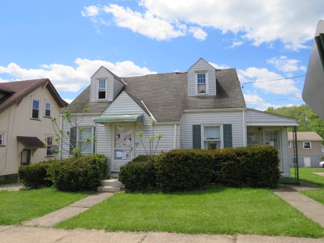 225 N Main St