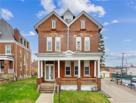 Photo of 425 S Winebiddle St, Pittsburgh, PA 15224 (MLS # 1745457)
