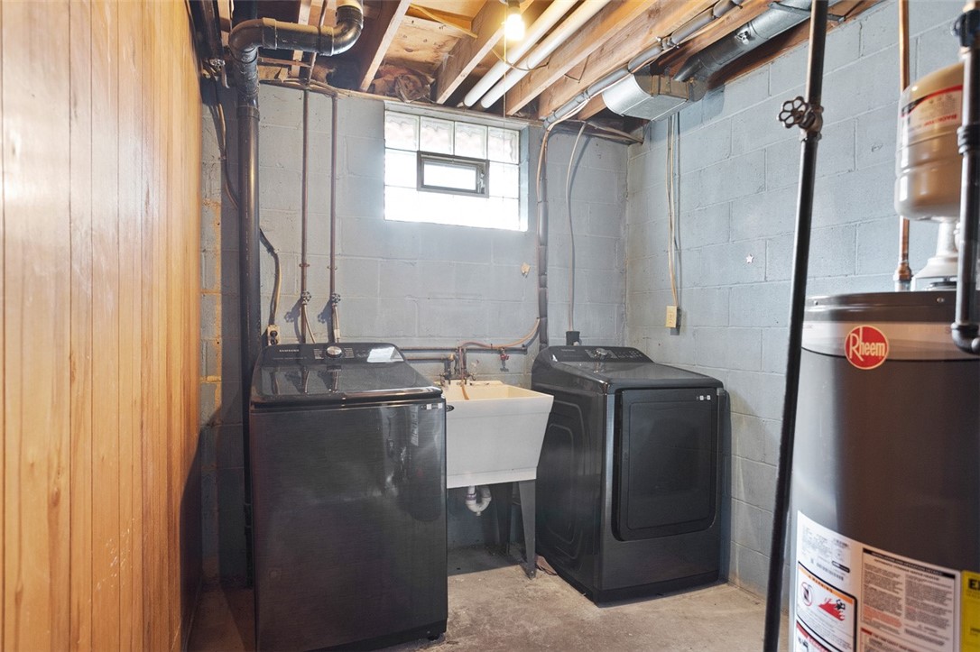 Hempfield Twp, Pennsylvania 15601, United States, 3 Bedrooms Bedrooms, ,2 BathroomsBathrooms,Residential,Contingent,180906