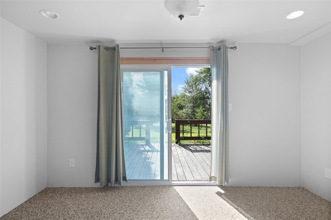 Hempfield Twp, Pennsylvania 15601, United States, 3 Bedrooms Bedrooms, ,2 BathroomsBathrooms,Residential,Contingent,180906