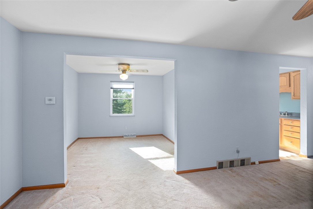 Hempfield Twp, Pennsylvania 15601, United States, 3 Bedrooms Bedrooms, ,2 BathroomsBathrooms,Residential,Contingent,180906