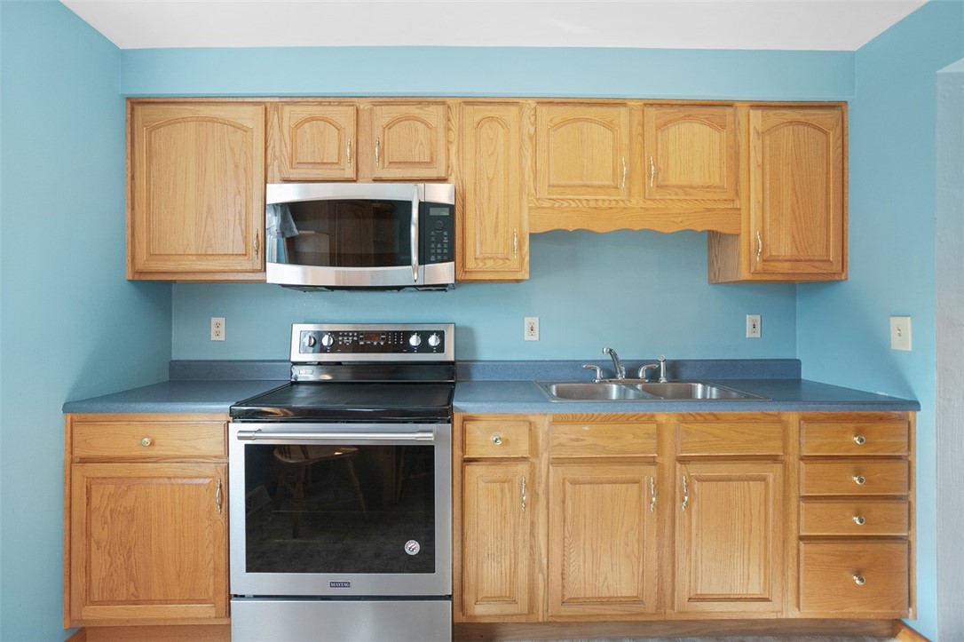 Hempfield Twp, Pennsylvania 15601, United States, 3 Bedrooms Bedrooms, ,2 BathroomsBathrooms,Residential,Contingent,180906