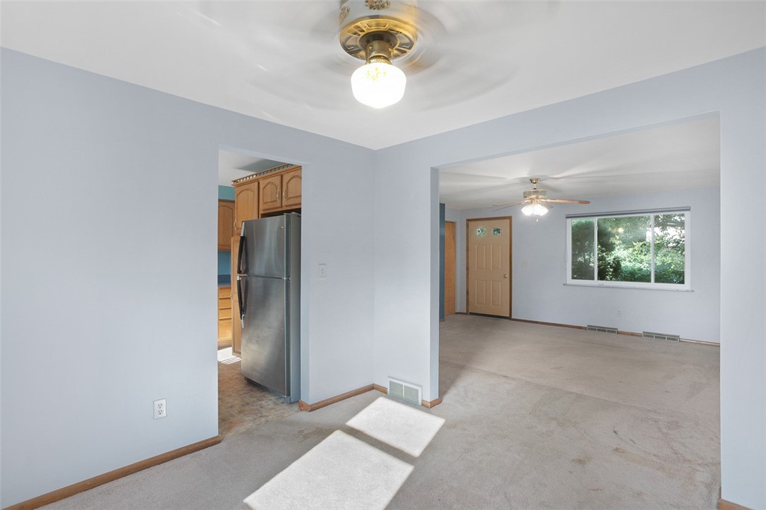 Hempfield Twp, Pennsylvania 15601, United States, 3 Bedrooms Bedrooms, ,2 BathroomsBathrooms,Residential,Contingent,180906