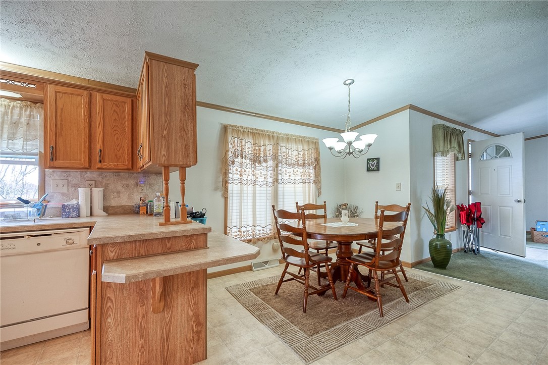 Cranberry Twp, Pennsylvania 16066, United States, 3 Bedrooms Bedrooms, ,2 BathroomsBathrooms,Residential,Pending,109059