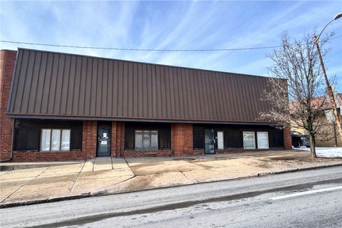 Photo of 227 N Jefferson St #1, New Castle, PA 16101 (MLS # 1738273)