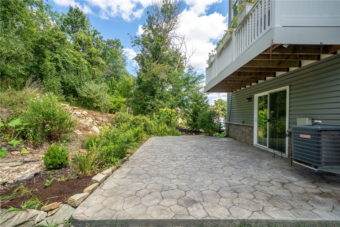 South Park, Pennsylvania 15129, United States, 3 Bedrooms Bedrooms, ,3 BathroomsBathrooms,Residential,Active,224976