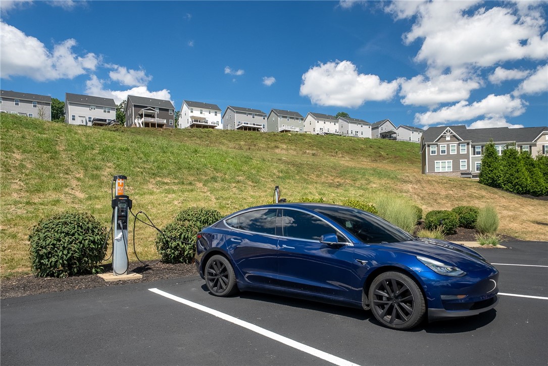 South Park, Pennsylvania 15129, United States, 3 Bedrooms Bedrooms, ,3 BathroomsBathrooms,Residential,Active,224976