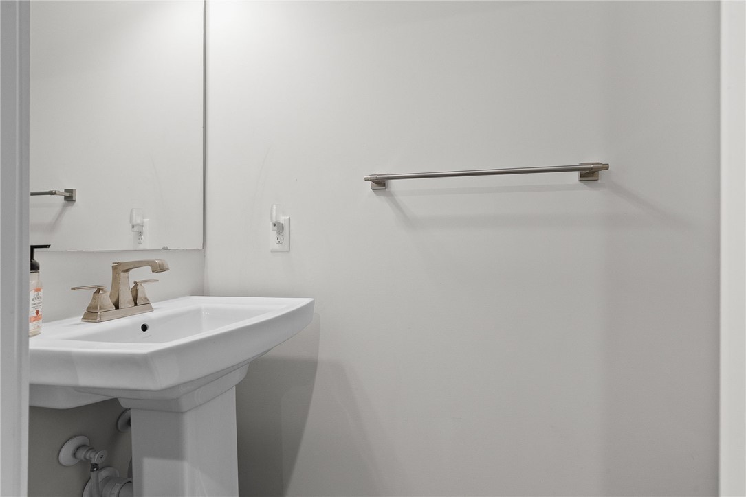 South Park, Pennsylvania 15129, United States, 3 Bedrooms Bedrooms, ,3 BathroomsBathrooms,Residential,Active,224976