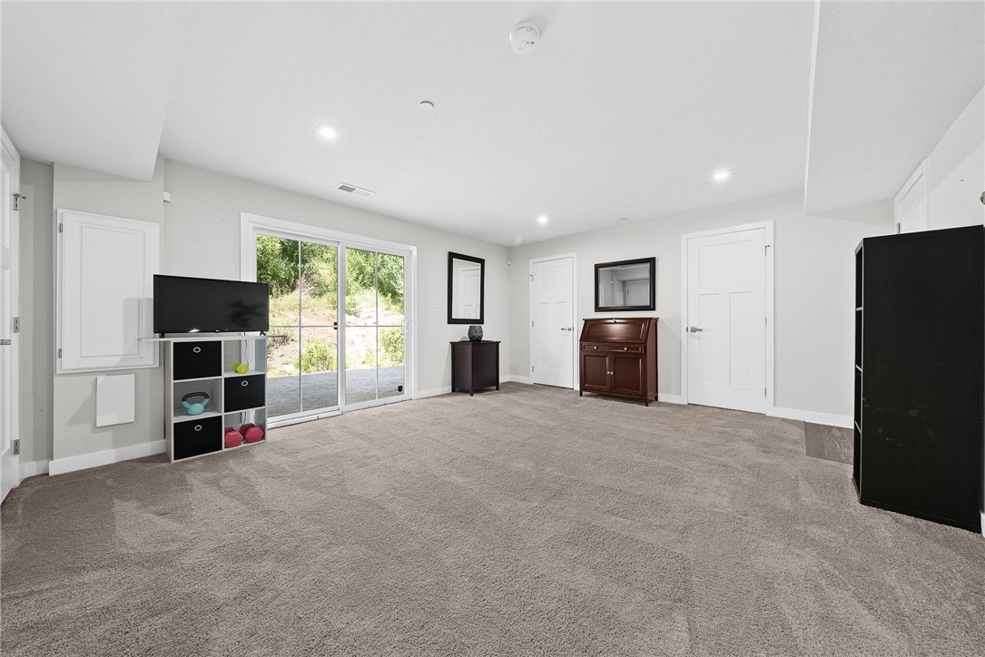 South Park, Pennsylvania 15129, United States, 3 Bedrooms Bedrooms, ,3 BathroomsBathrooms,Residential,Active,224976