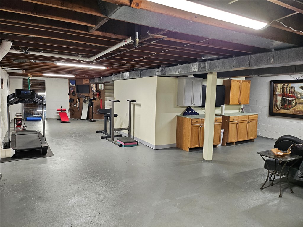 Slippery Rock Boro, Pennsylvania 16057, United States, 3 Bedrooms Bedrooms, ,2 BathroomsBathrooms,Residential,Contingent,133661