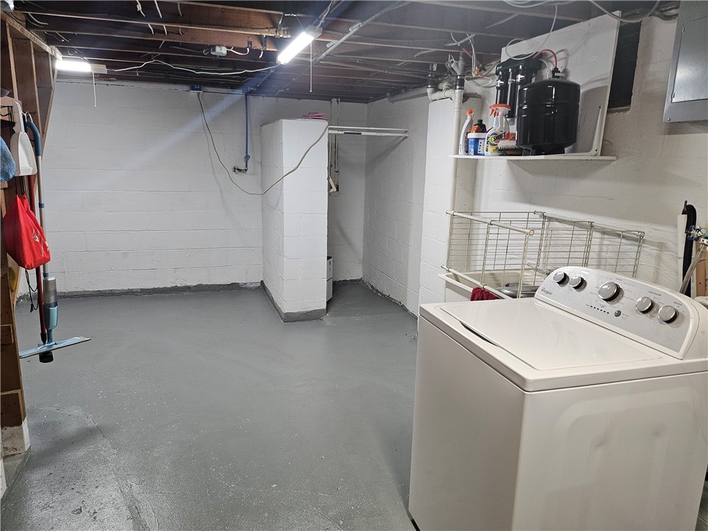 Slippery Rock Boro, Pennsylvania 16057, United States, 3 Bedrooms Bedrooms, ,2 BathroomsBathrooms,Residential,Contingent,133661