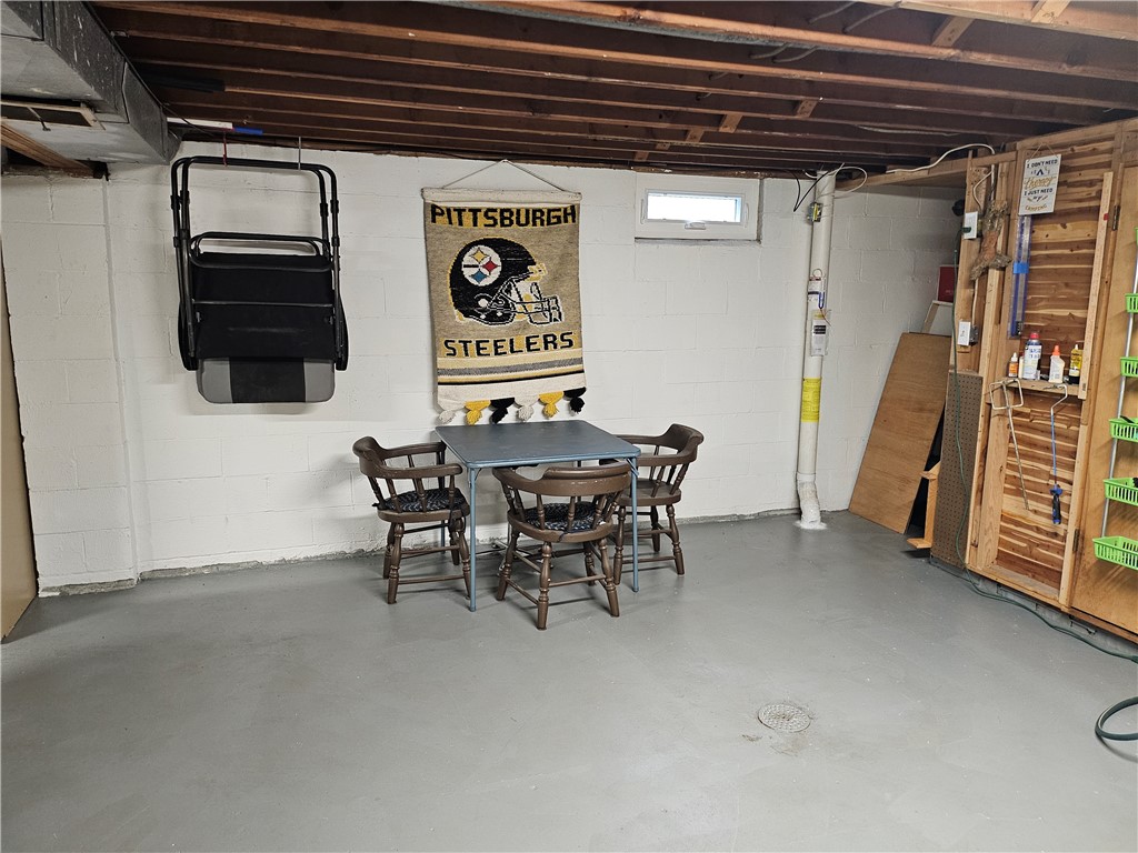 Slippery Rock Boro, Pennsylvania 16057, United States, 3 Bedrooms Bedrooms, ,2 BathroomsBathrooms,Residential,Contingent,133661