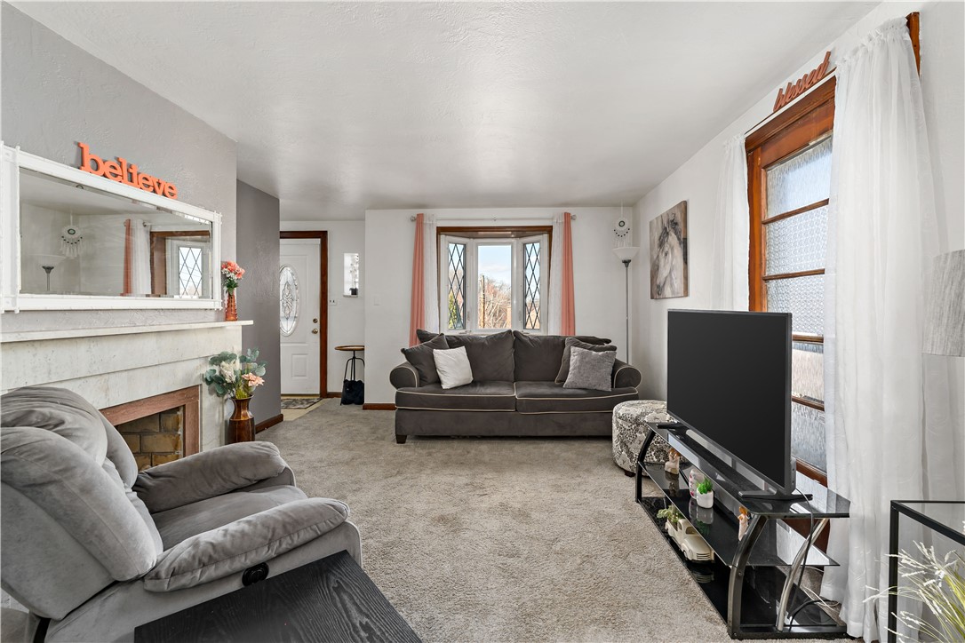 365 Olancha Ave Ave, Brentwood, Pennsylvania image 2